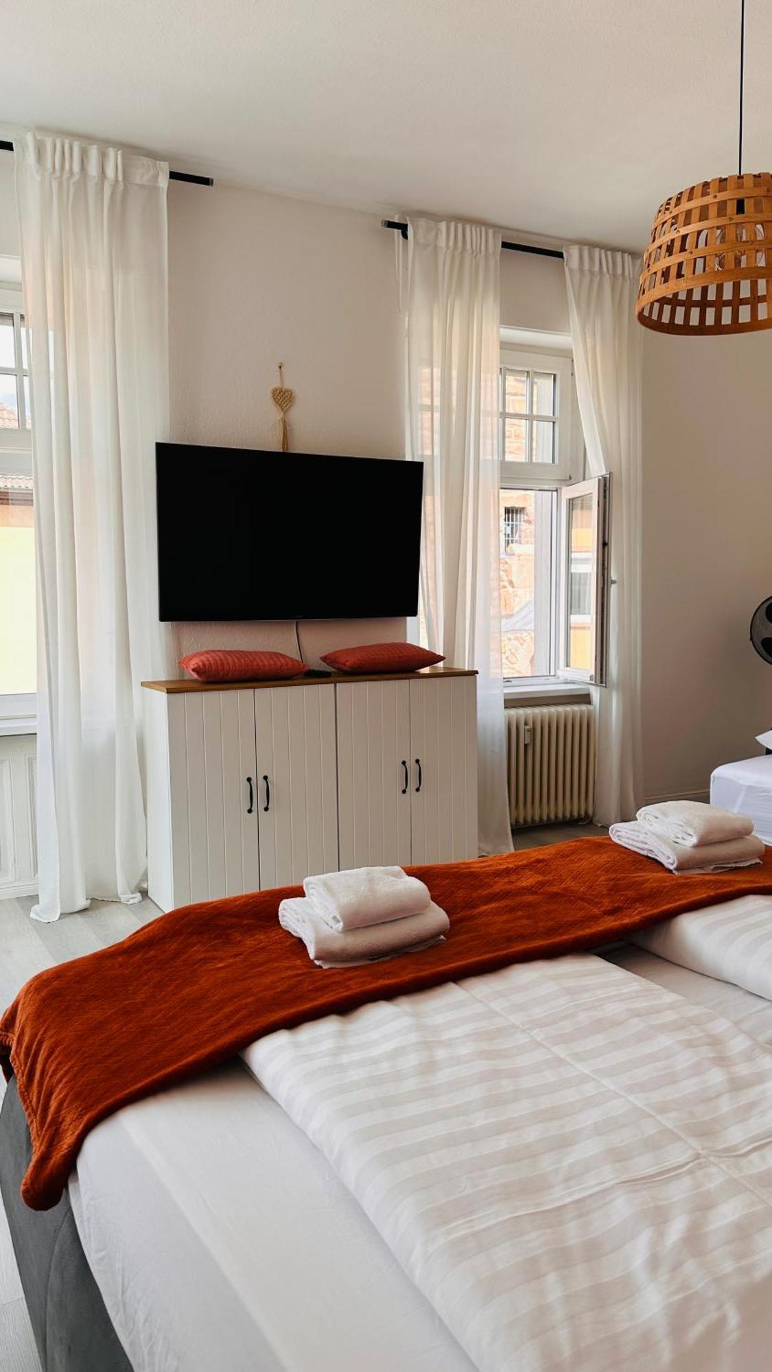 Amao-Brown I Exklusives City-Apartment I 85Qm I Privatparkplatz & Komfort I King-Size Bed لار المظهر الخارجي الصورة